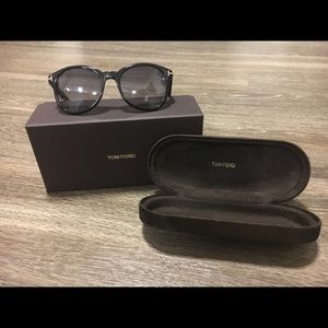 Tom Ford Riley Sunglasses Like New